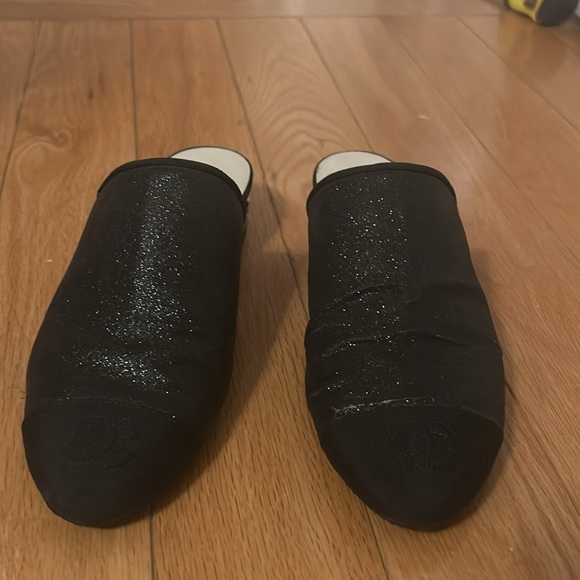 Gorgeous sparkly Chanel mules - Picture 2 of 11